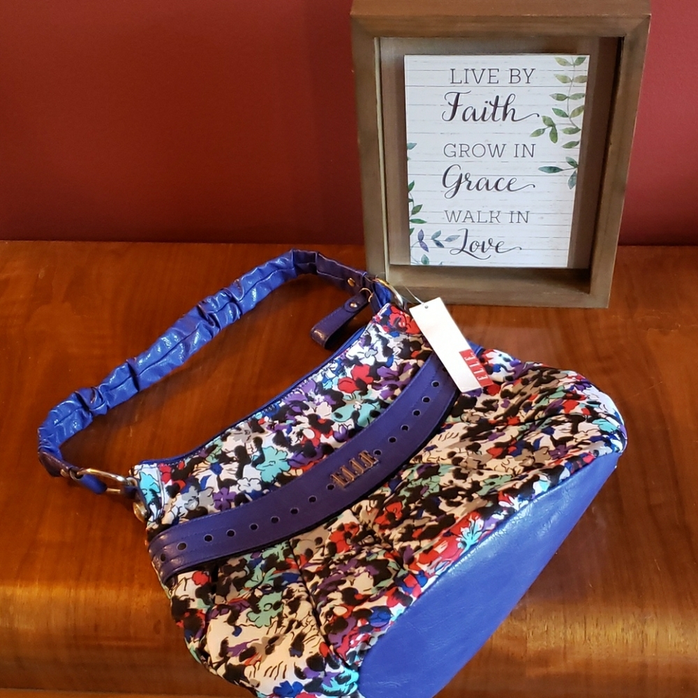 NWT ELLE Gardenia Hobo